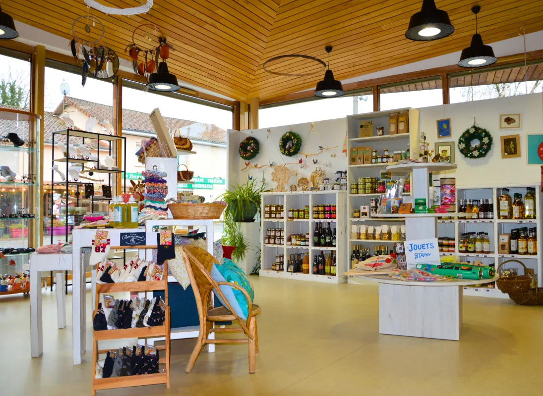 Marché de Noël à Châlus — Boutiques artisanales "Aux P'tites Emplettes" - Féerie de Noël