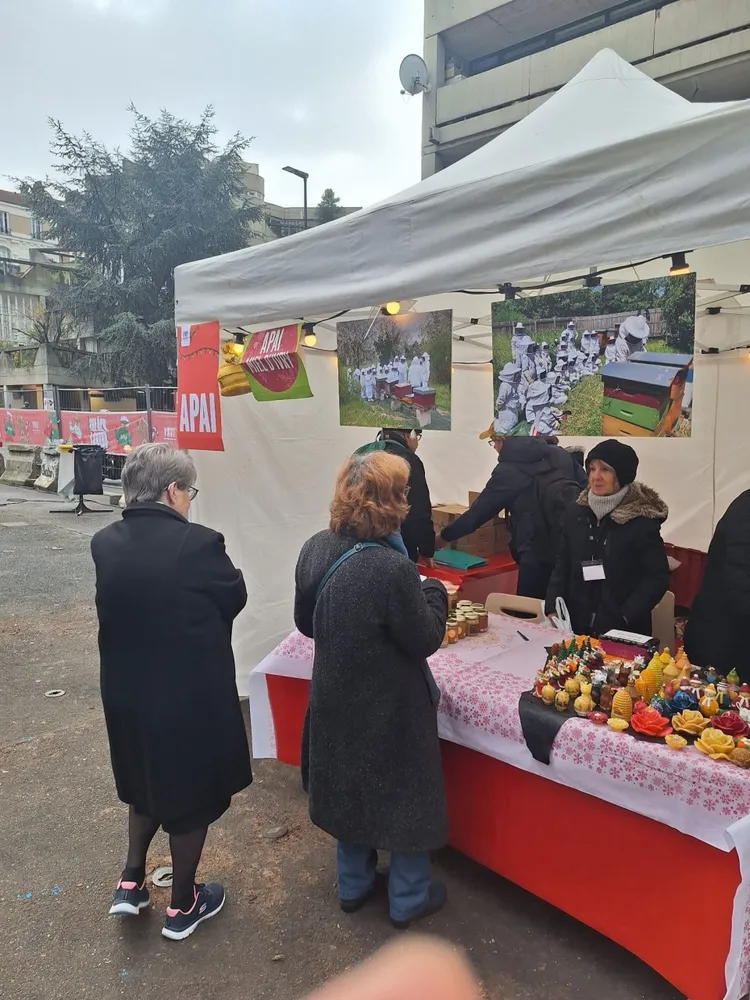 Marché de Noël à Ivry-sur-Seine — Marché de Noël – centre-ville / hôtel de ville