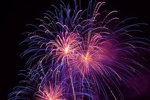 Marché de Noël à Vire-sur-Lot — Feu d'artifice à Vire-sur-Lot
