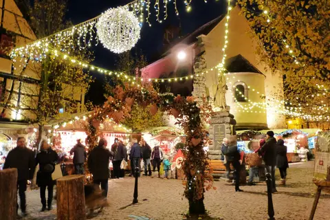 Marché de Noël à Eguisheim — Marché de Noël authentique