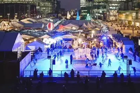 Marché de Noël à Courbevoie — Marché de Noël caritatif de Courbevoie