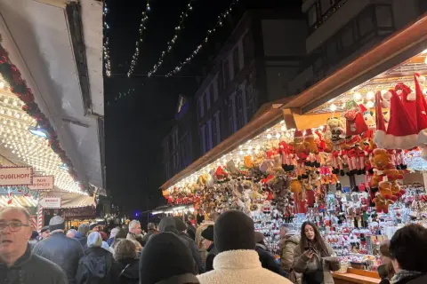 Marché de Noël à Clermont-Ferrand — Marché de Noël de Clermont-Ferrand – période de référence pour le Christmas Tour