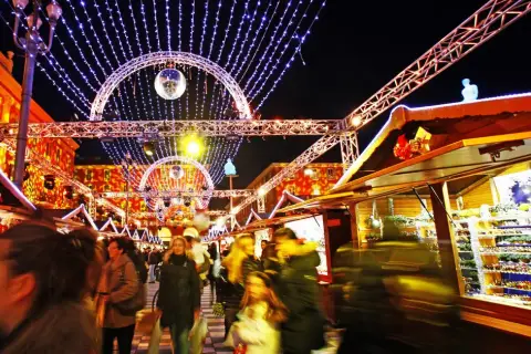 Marché de Noël à Nice — Village de Noël de Nice (Place Masséna & Jardin Albert 1er)