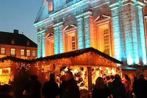 Marché de Noël à Besançon — Marché de Noël des créateurs et artisans – places du centre historique