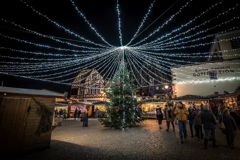 Marché de Noël à Riquewihr — Marché de Noël traditionnel de Riquewihr